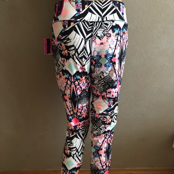 Material Girl Active Juniors' Printed Leggings - Picture 6 of 7